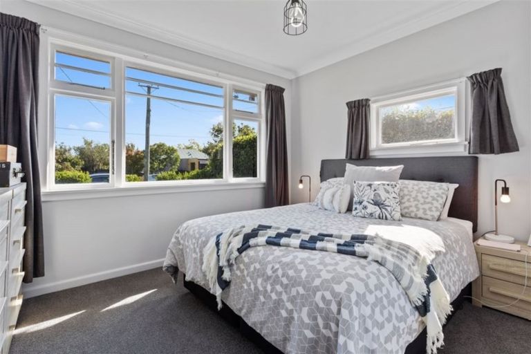 Photo of property in 18 Coopers Road, Dallington, Christchurch, 8061