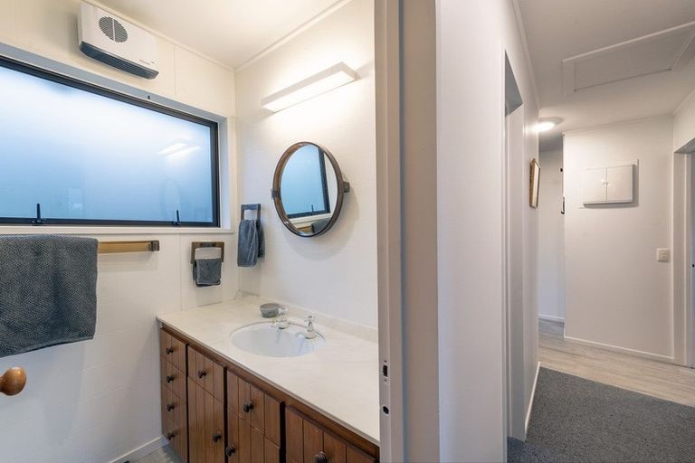 Photo of property in 152 Beacon Point Road, Wanaka, 9305