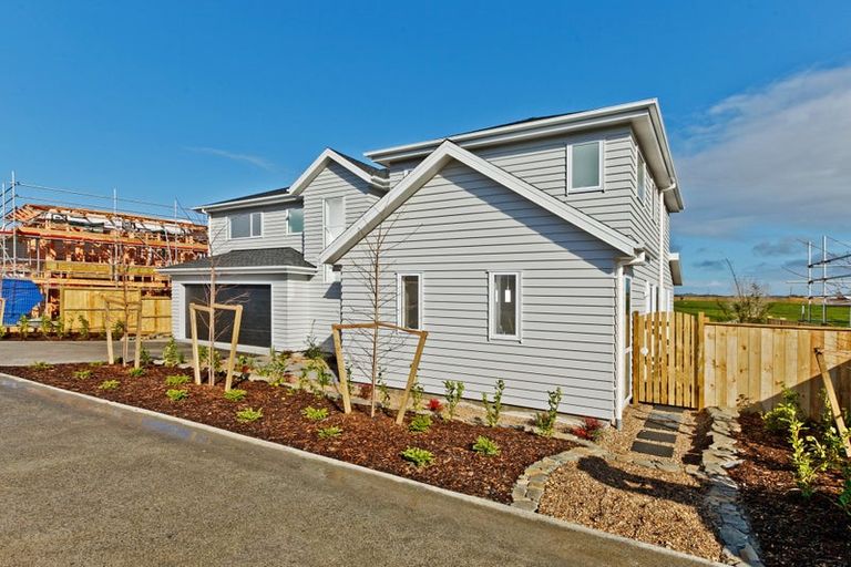 Photo of property in 10 Seafort Lane, Silverdale, 0932