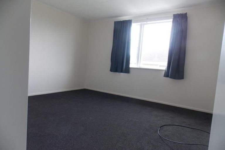 Photo of property in 130 Arahura Crescent, Waitangirua, Porirua, 5024