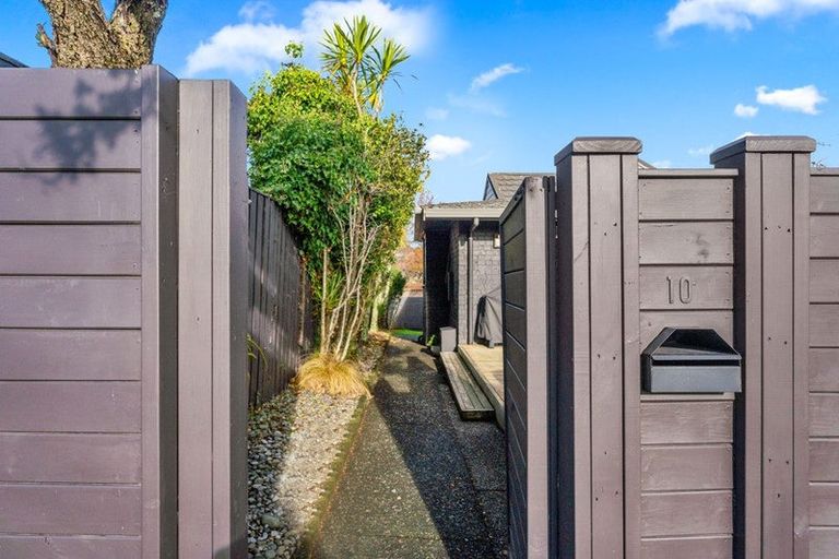 Photo of property in 1/10 Harley Road, Hauraki, Auckland, 0622