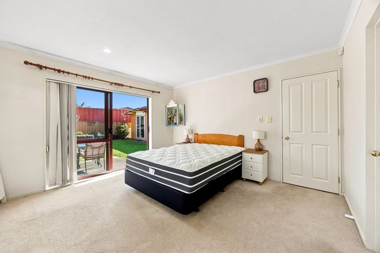 Photo of property in 54 Greenberry Drive, Ranui, Auckland, 0612