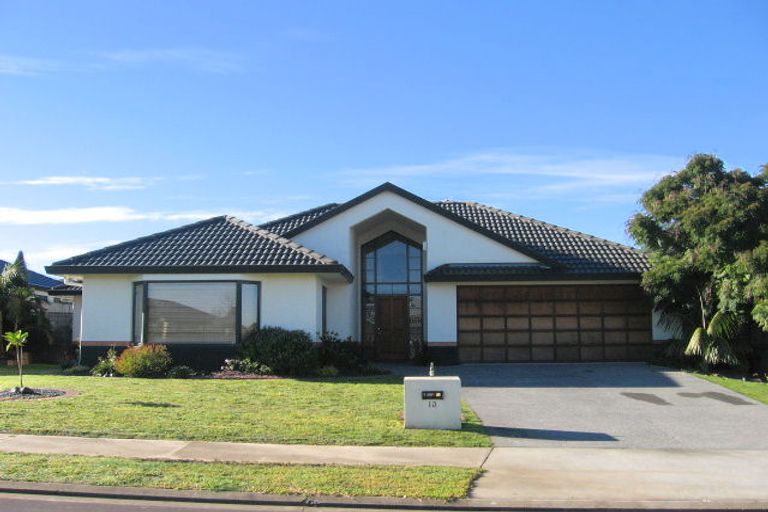 Photo of property in 13 Nephin Place, East Tamaki Heights, Auckland, 2016