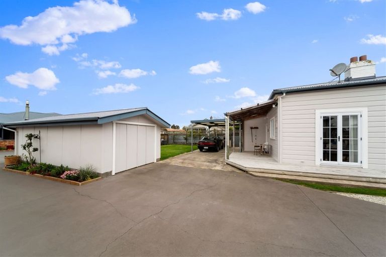 Photo of property in 16 Surrey Street, Hawera, 4610