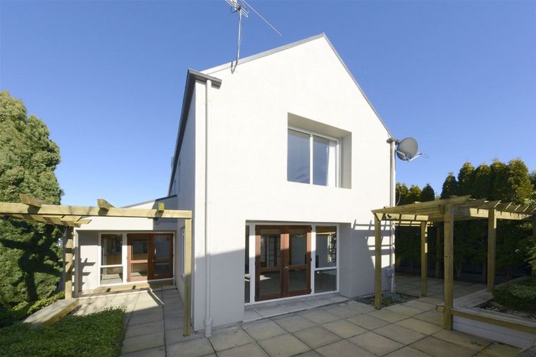 Photo of property in 30 Oakford Close, Riccarton, Christchurch, 8011