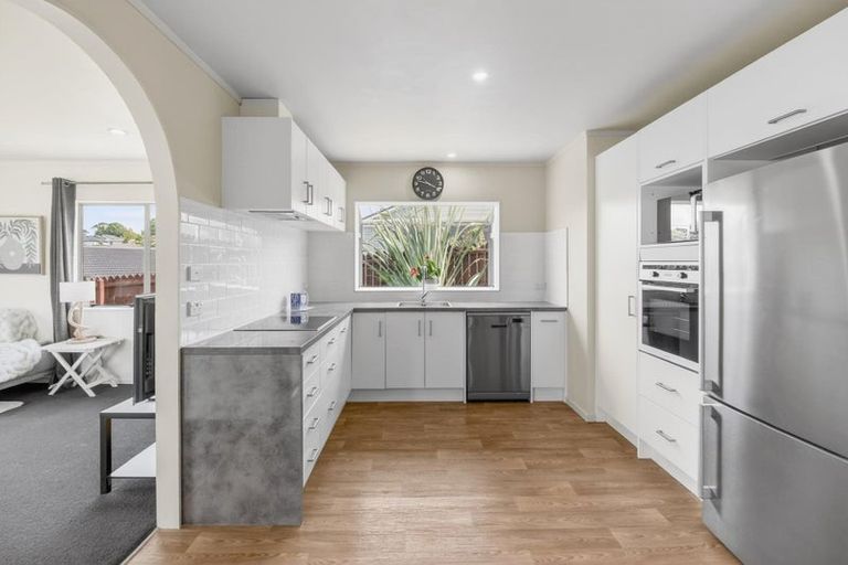 Photo of property in 23 Faram Place, Massey, Auckland, 0614