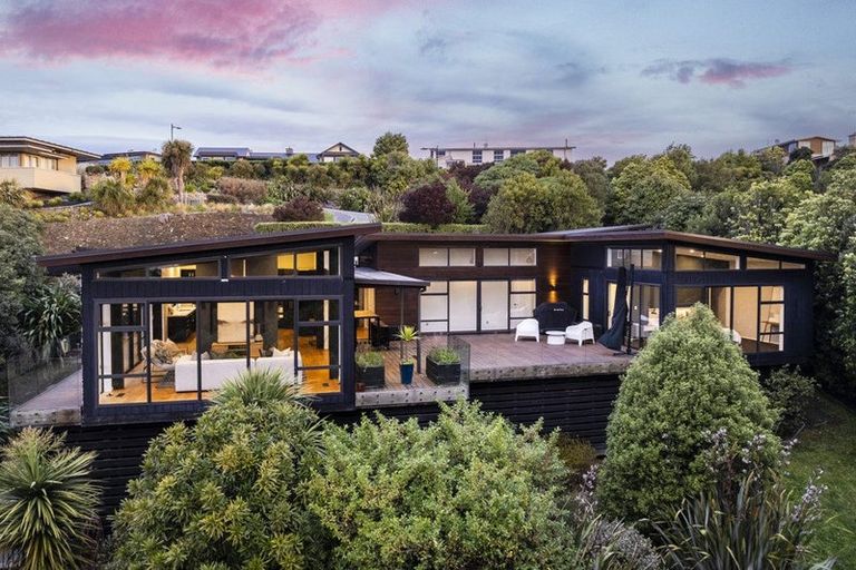 Photo of property in 1 Quarry Hill Terrace, Kennedys Bush, Christchurch, 8025