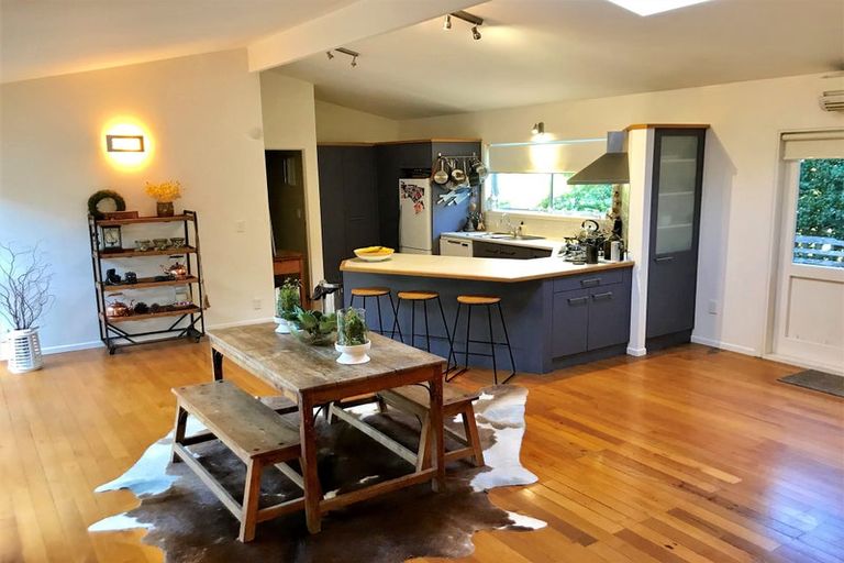 Photo of property in 36 Peter Terrace, Castor Bay, Auckland, 0620