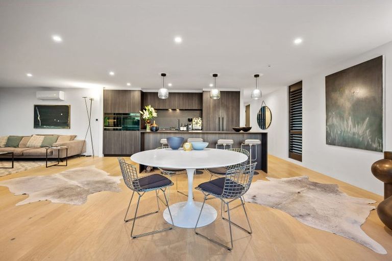 Photo of property in 314a Hurstmere Road, Takapuna, Auckland, 0622