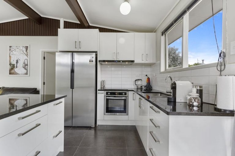 Photo of property in 93 Crawford Avenue, Mangere Bridge, Auckland, 2022