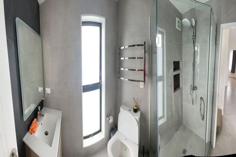 Photo of property in 8/14 Kerswill Place, Pakuranga, Auckland, 2010