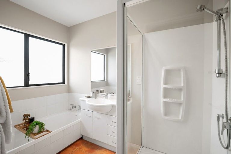 Photo of property in 10 Lorna Irene Drive, Raumati South, Paraparaumu, 5032