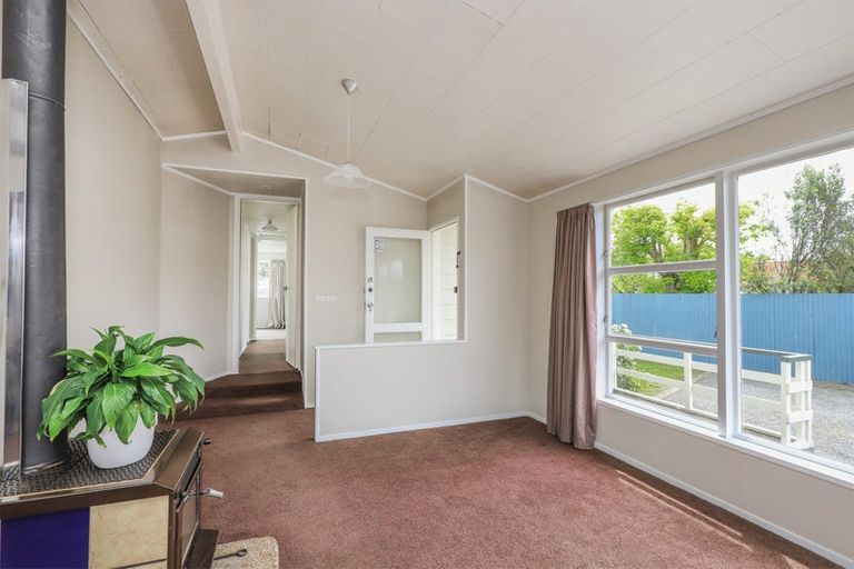 Photo of property in 30 Ross Street, Otane, 4202