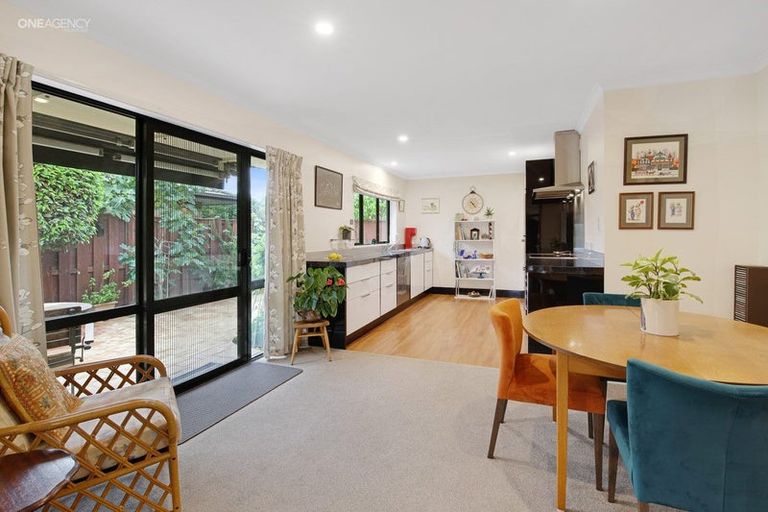 Photo of property in 2/156 Blighs Road, Strowan, Christchurch, 8052