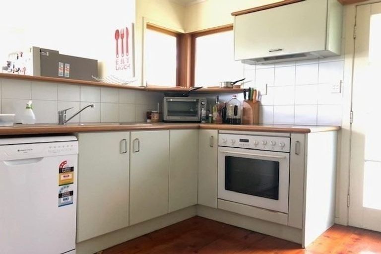 Photo of property in 18 Vienna Place, Birkenhead, Auckland, 0626