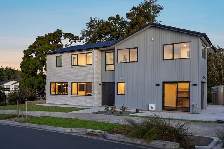 Photo of property in 27 Tannaghmore Drive, Flat Bush, 2019