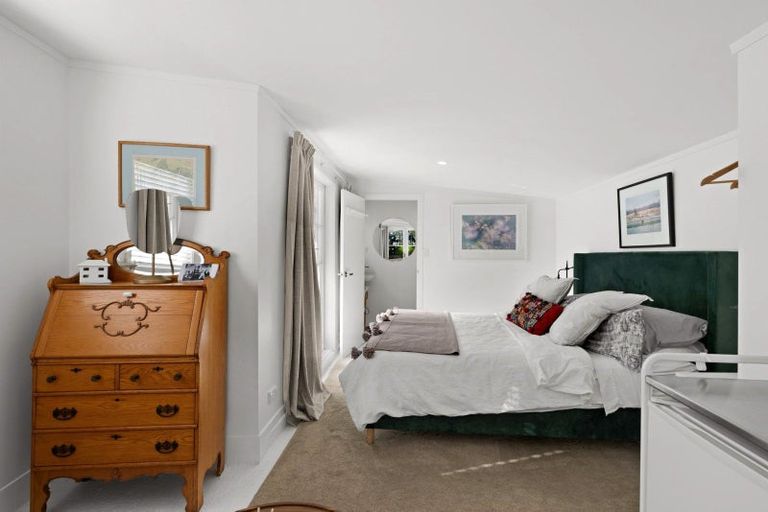 Photo of property in 6 Finnis Lane, Hospital Hill, Napier, 4110