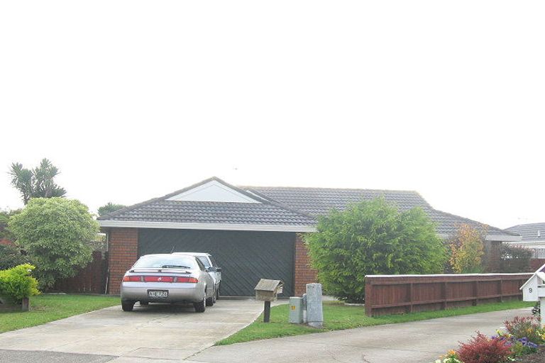 Photo of property in 11 Saint James Court, Paraparaumu, 5032