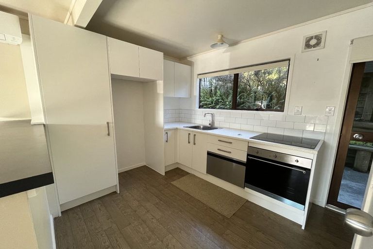 Photo of property in 1/35 D'oyly Drive, Stanmore Bay, Whangaparaoa, 0932