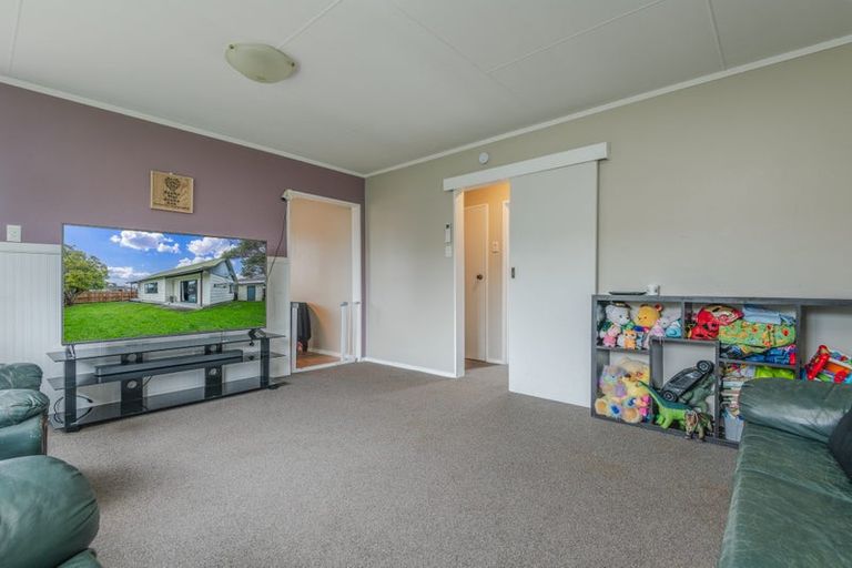 Photo of property in 59 Raglan Avenue, Cloverlea, Palmerston North, 4412