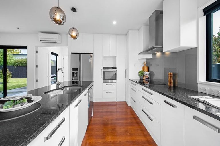 Photo of property in 422 Ilam Road, Bryndwr, Christchurch, 8052