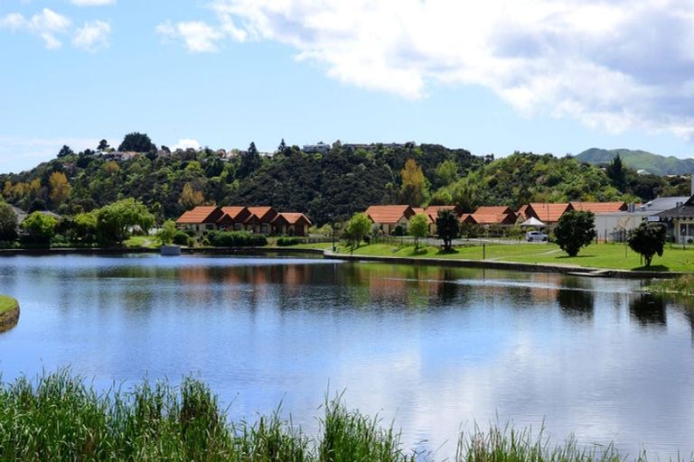 Photo of property in Whitby Lakes Village, Discovery Drive, Whitby, Porirua, 5024