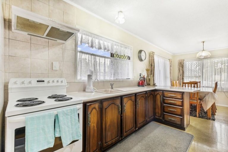 Photo of property in 23 Lane Road, Weymouth, Auckland, 2103