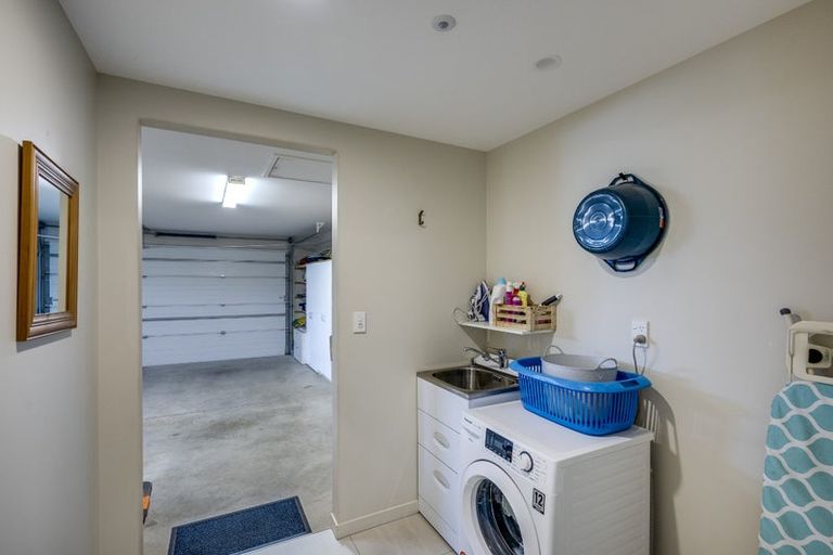 Photo of property in 52 Orotu Drive, Poraiti, Napier, 4112