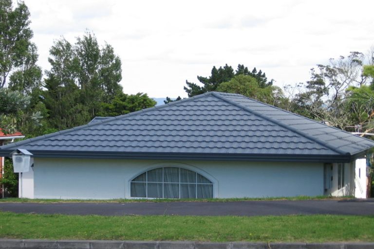 Photo of property in 13 Lynbrooke Avenue, Blockhouse Bay, Auckland, 0600