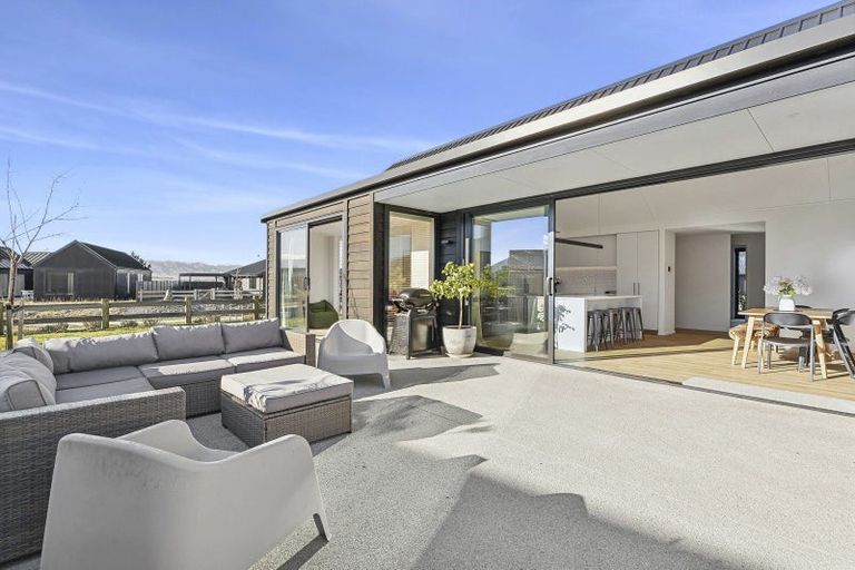 Photo of property in 21 Rua Street, Albert Town, Wanaka, 9305