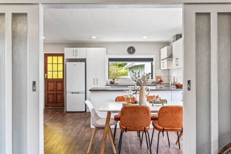 Photo of property in 287 Te Moana Road, Waikanae, 5036