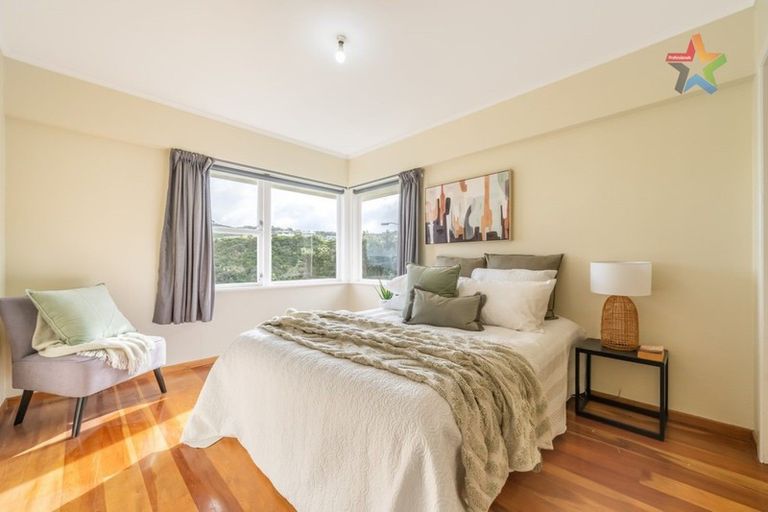 Photo of property in 102 Dowse Drive, Maungaraki, Lower Hutt, 5010