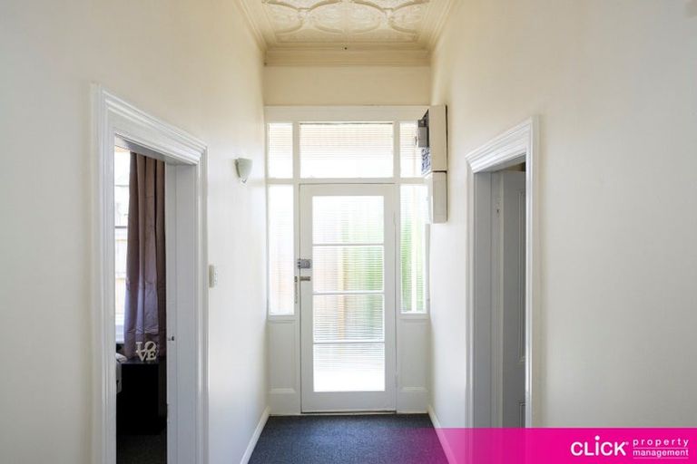 Photo of property in 111 Macandrew Road, South Dunedin, Dunedin, 9012