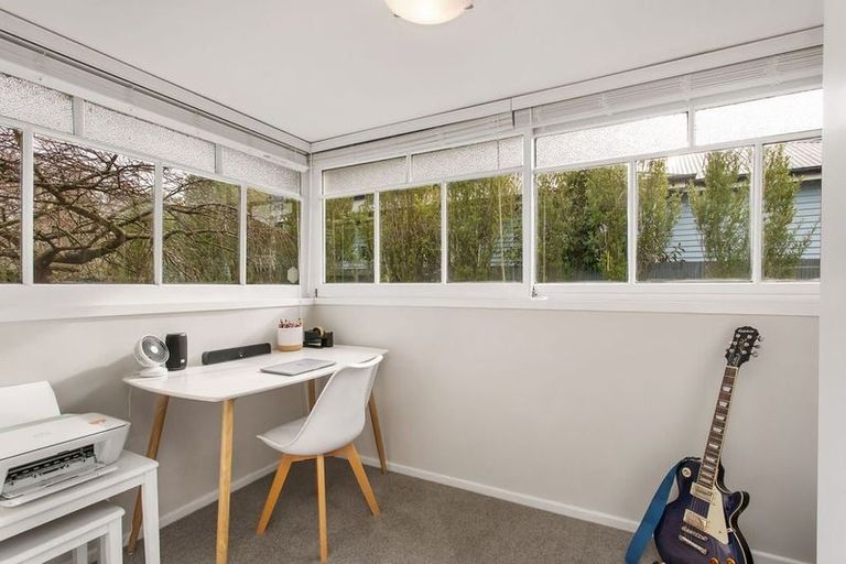 Photo of property in 32 Windermere Road, Papanui, Christchurch, 8053