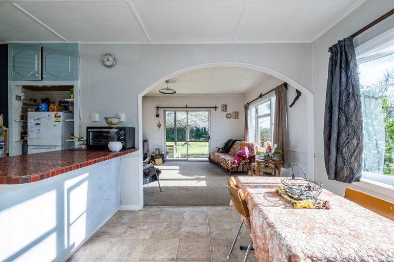 Photo of property in 561 Waimate Highway, Saint Andrews, Timaru, 7971