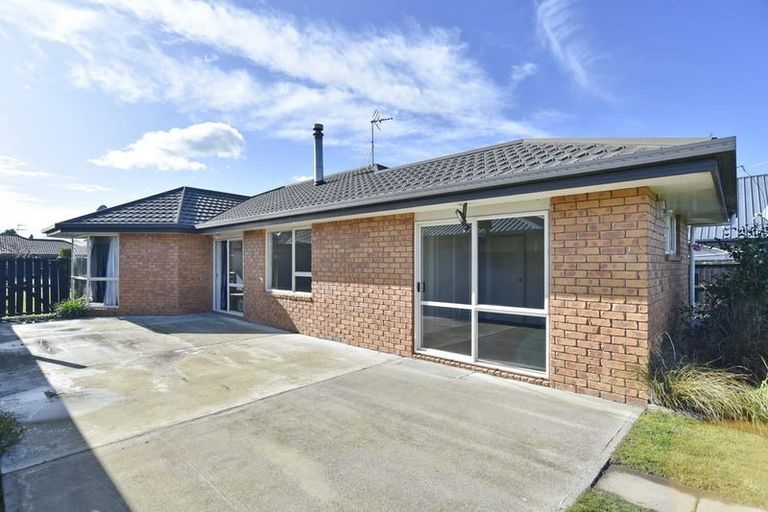 Photo of property in 39 Welsford Street, Woodend, 7610