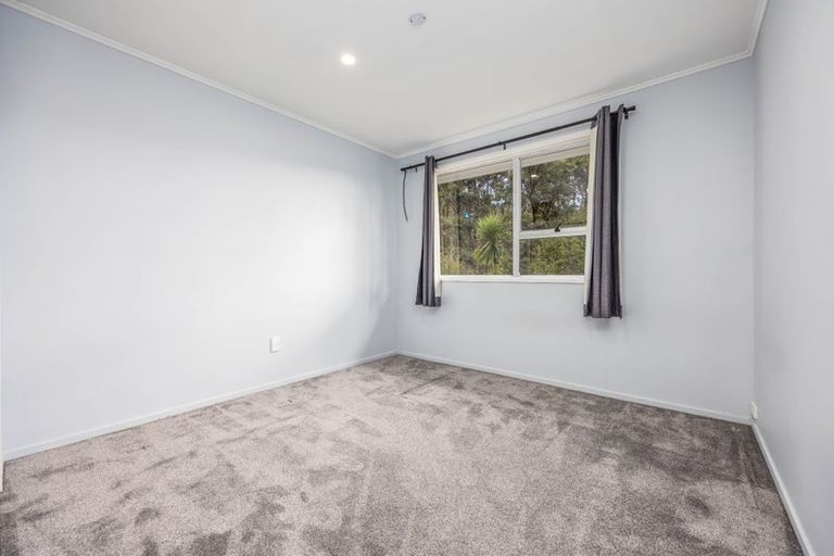 Photo of property in 38 Staincross Street, Green Bay, Auckland, 0604