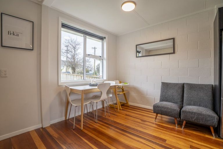 Photo of property in 32 Davidson Crescent, Tawa, Wellington, 5028