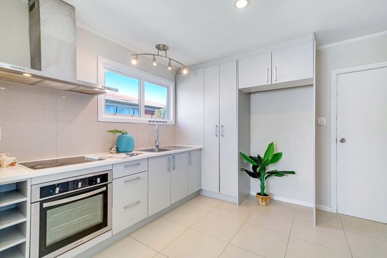 Photo of property in 26 Miller Road, Mangere Bridge, Auckland, 2022