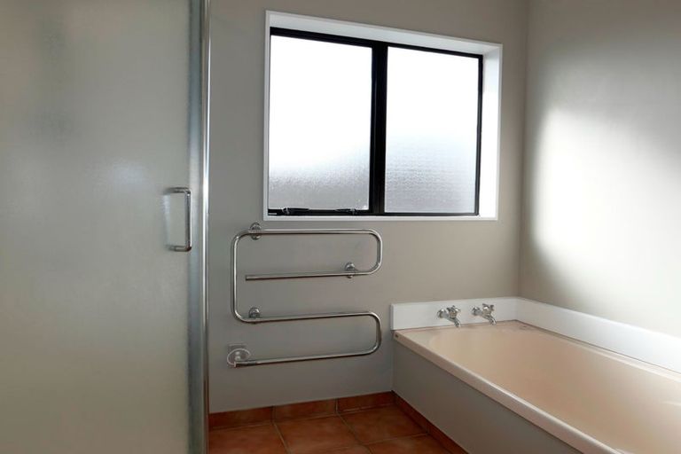 Photo of property in 17a Beachwater Grove, Paraparaumu Beach, Paraparaumu, 5032