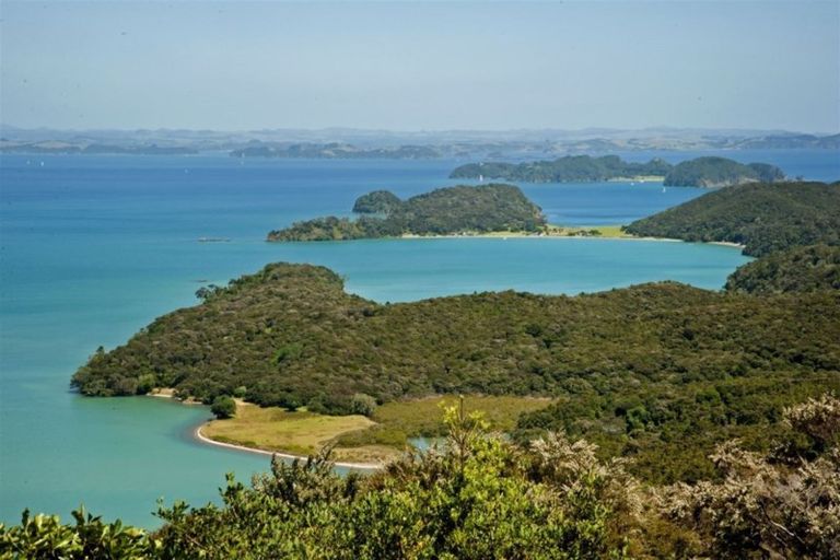 Photo of property in 106a Manawaora Road, Russell, 0272