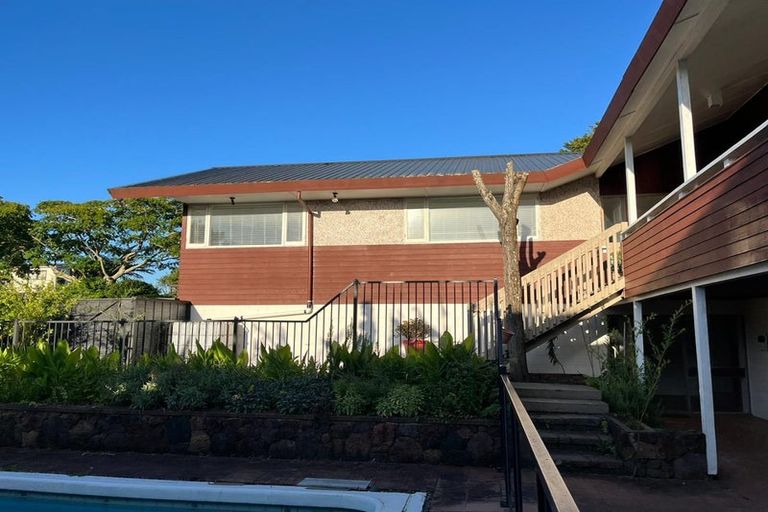 Photo of property in 27 Walpole Avenue, Hillpark, Auckland, 2102