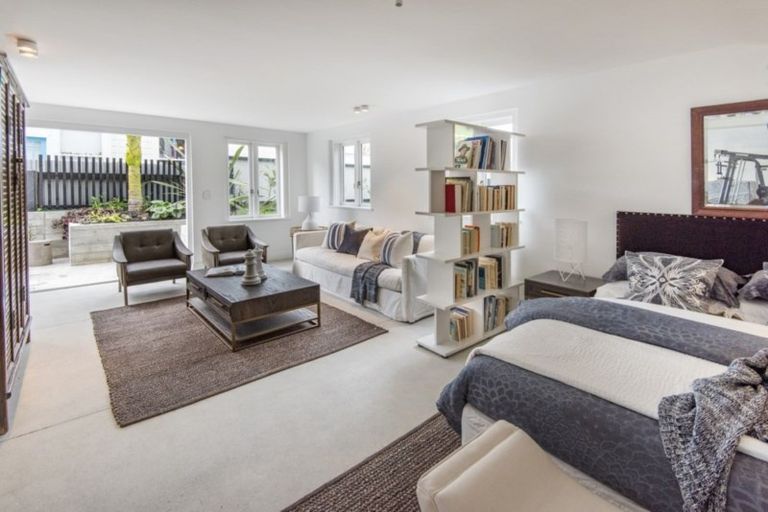 Photo of property in 8 St Aubyn Street, Devonport, Auckland, 0624