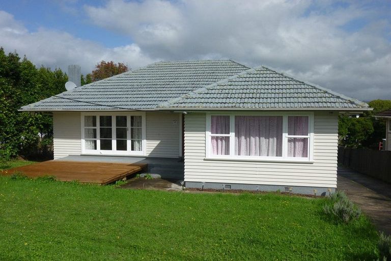Photo of property in 4018 Great North Road, Glen Eden, Auckland, 0602