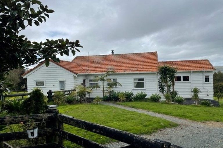 Photo of property in 237 Pahi Road, Pahi, Paparoa, 0571