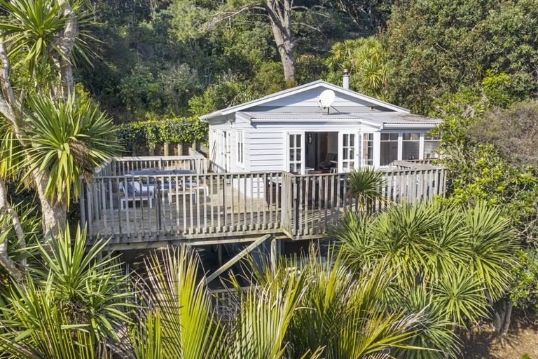 Photo of property in 78 Domain Crescent, Muriwai, 0881