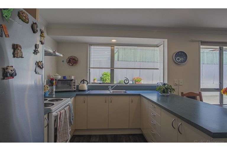 Photo of property in 2/92 Arthur Street, Seaview, Timaru, 7910