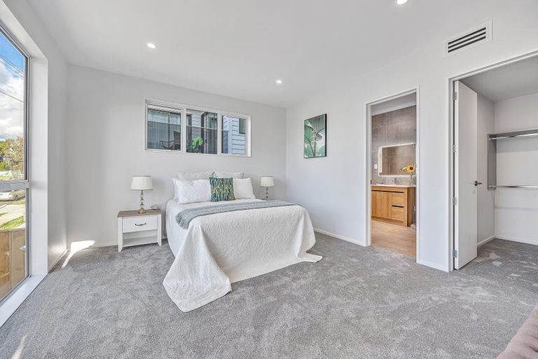 Photo of property in 40 Drumnaconagher Road, Flat Bush, Auckland, 2019