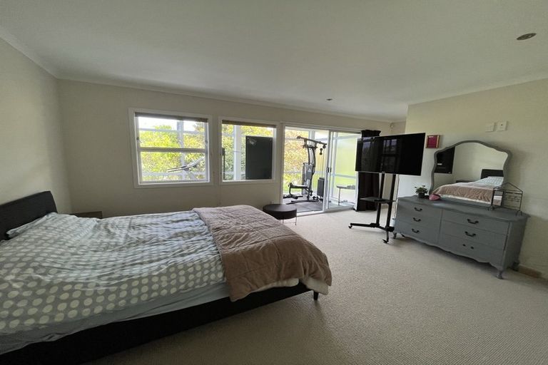 Photo of property in 18 Rama Crescent, Khandallah, Wellington, 6035