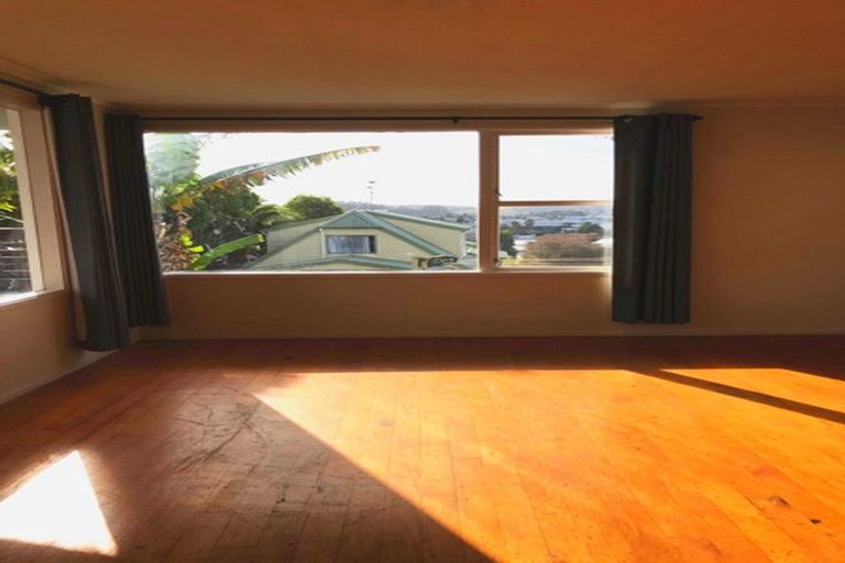 Photo of property in 40 Schnapper Rock Road, Schnapper Rock, Auckland, 0632